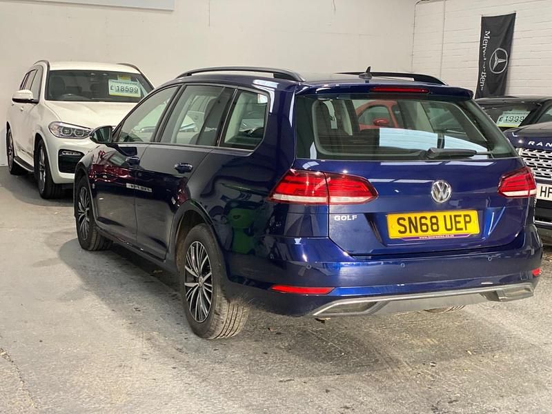 Used VW Golf VII SE 115 HP (84 kW) 2018 Blue Estate