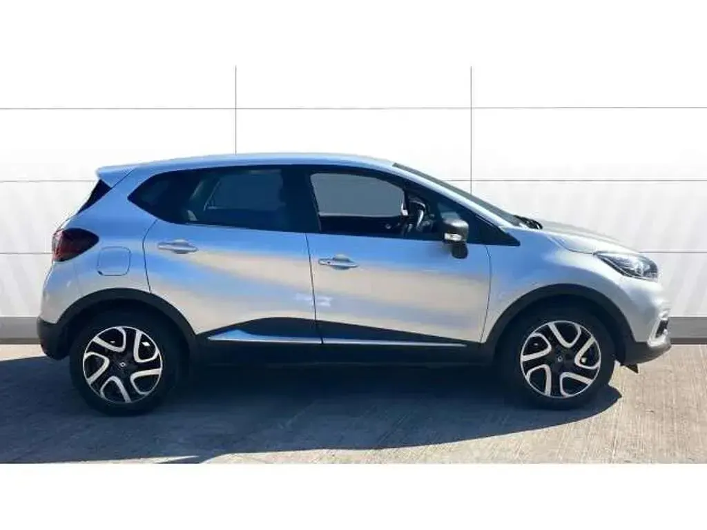 Used Renault Captur Dynamique 101 HP (74 kW) 2017 Blue SUV