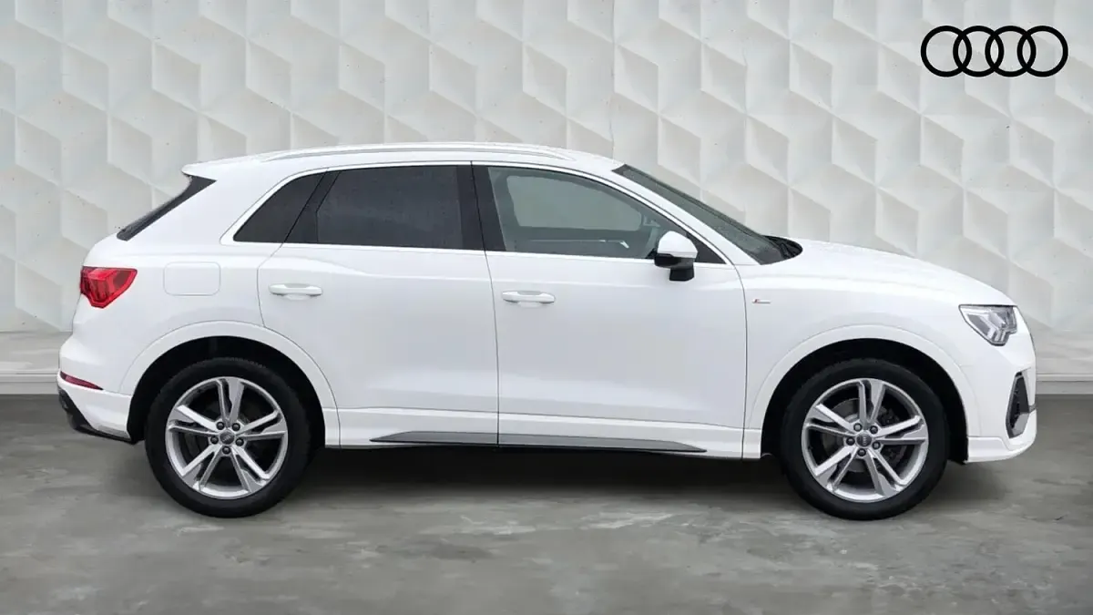 Used Audi Q3 S-Line 150 HP (110 kW) 2019 White SUV