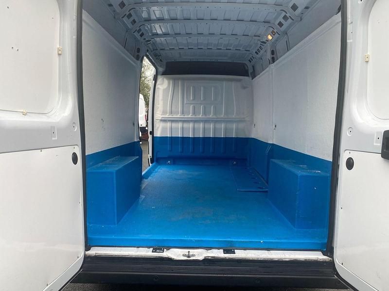 Used Peugeot Boxer Premium 140 HP (102 kW) 2023 White Van