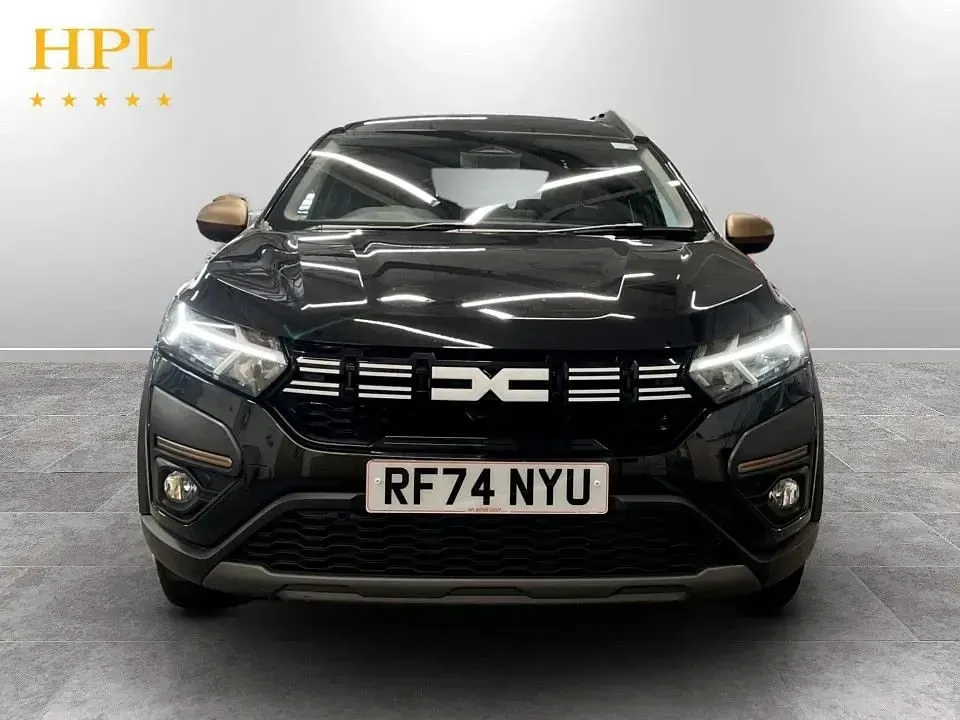 Used Dacia Jogger Extreme 140 HP (102 kW) 2025 Black MPV