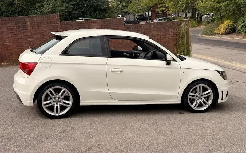 Used Audi A1 Sportback S-Line 105 HP (77 kW) 2014 Hatchback