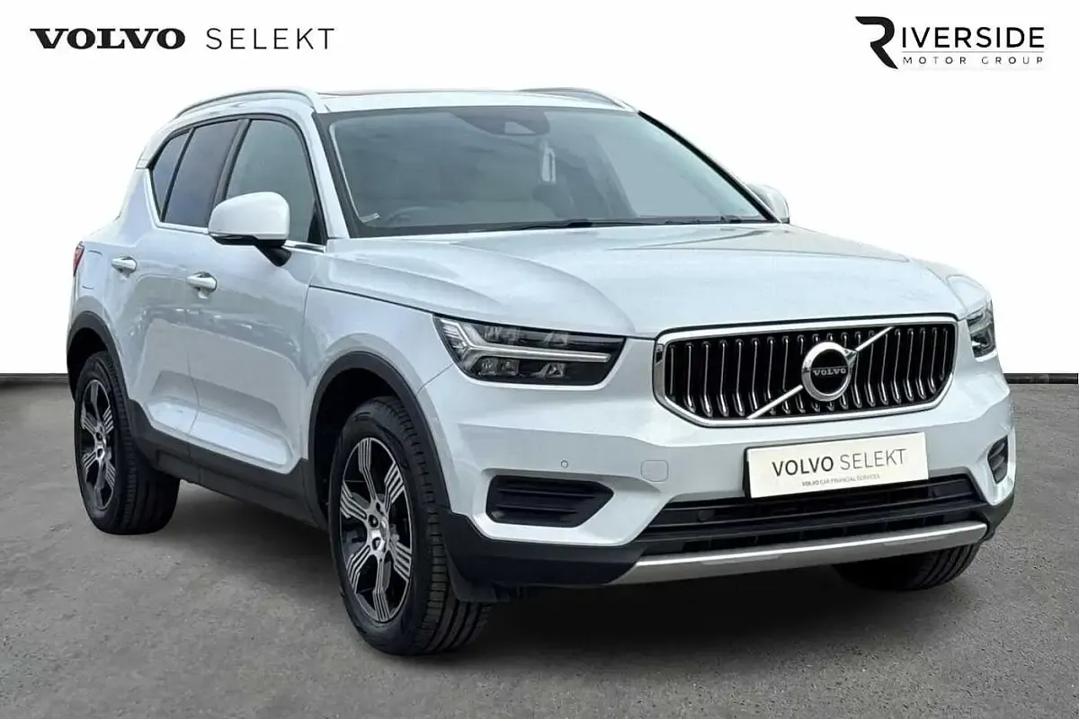Used Volvo XC40 Inscription 163 HP (119 kW) 2021 Silver SUV