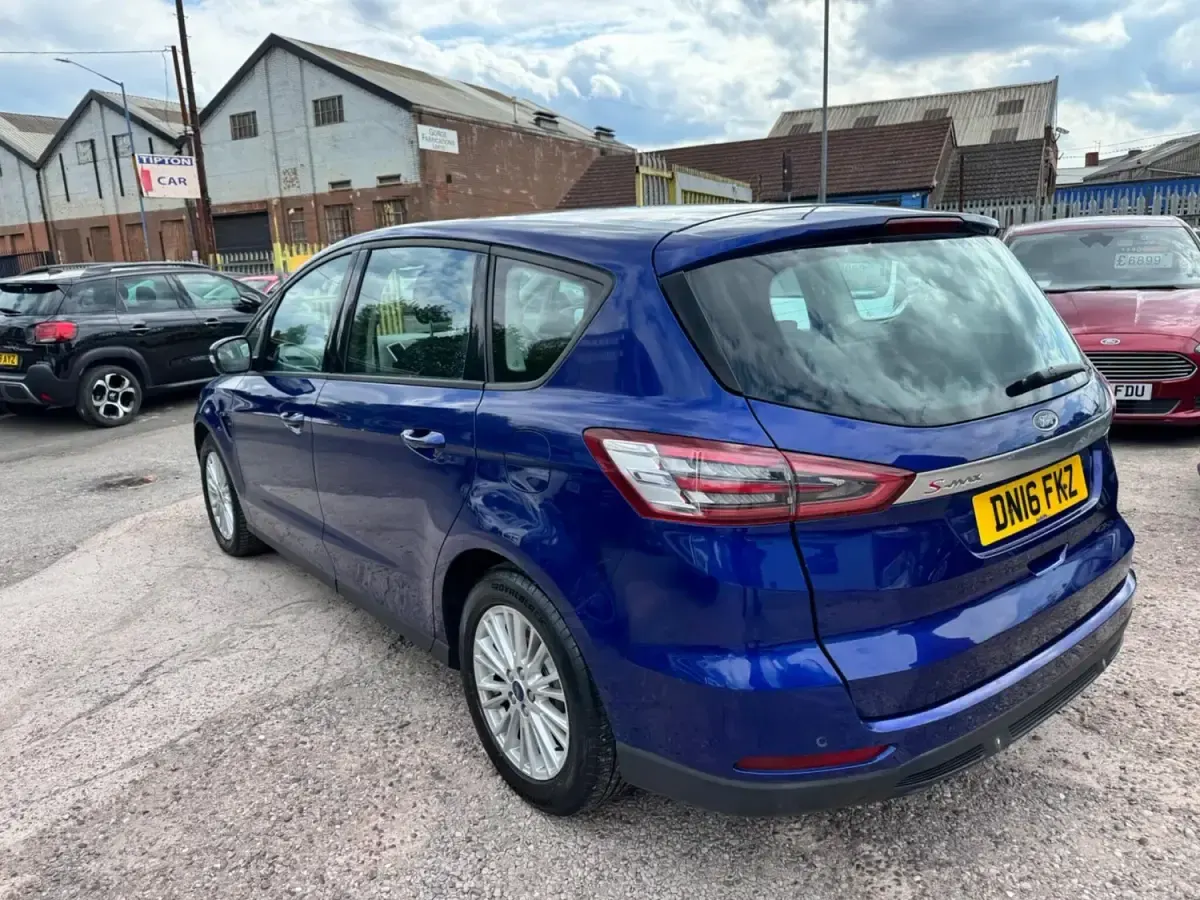 Usado Ford S-MAX Zetec 2016 Azul Monovolume