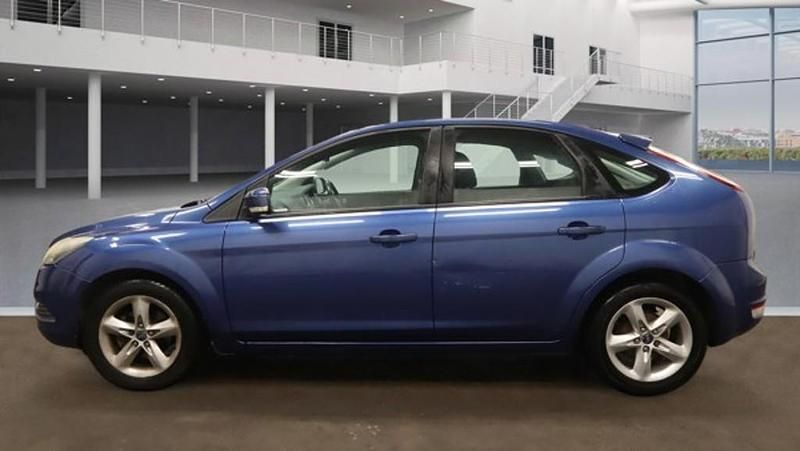 Used Ford Focus Zetec 2009 Blue Hatchback