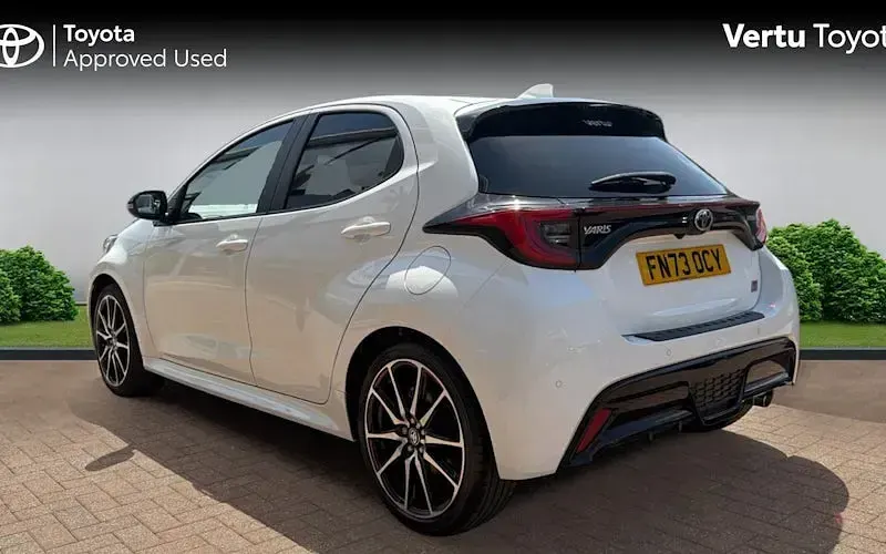 Used Toyota Yaris Sport 116 HP (85 kW) 2023 White Hatchback