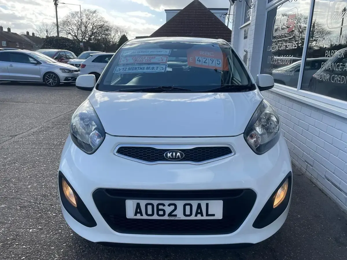 Used Kia Picanto Air 68 HP (50 kW) 2012 White Hatchback