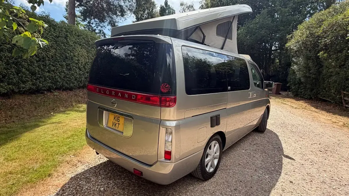 Used Nissan Elgrand 2017 Gold