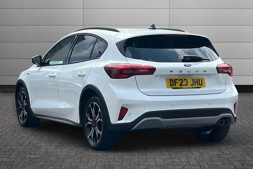 Used Ford Focus Active X 123 HP (90 kW) 2023 White Hatchback