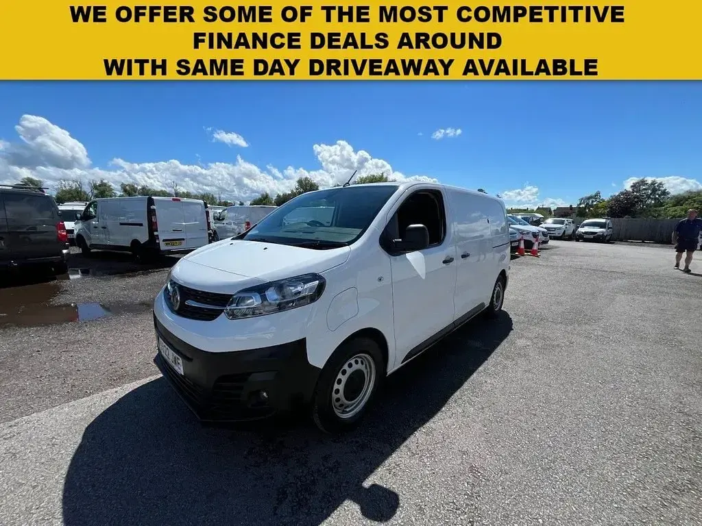 Used Vauxhall Vivaro 100 kW (136 HP) 2022 White MPV