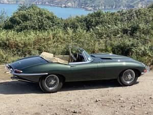 Usado Jaguar E-Type 269 HP (197 kW) 1962 Verde Cabrios