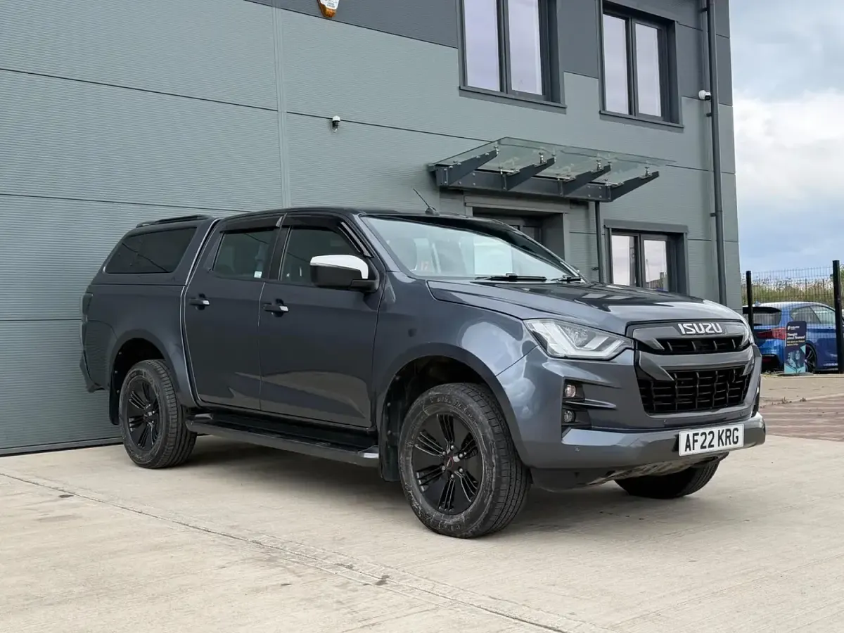 Used Isuzu D-Max 163 HP (119 kW) 2022 Grey Pickup