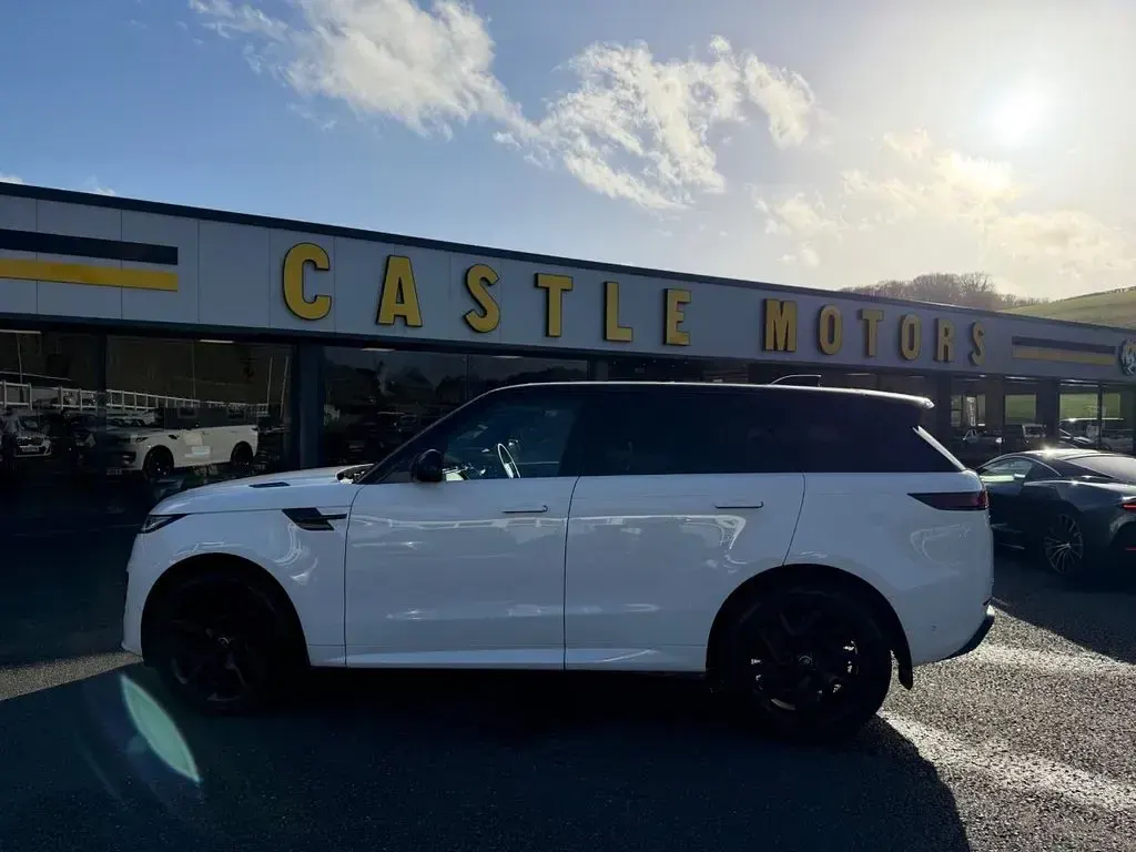 Used Land Rover Range Rover Sport SE Dynamic 300 HP (220 kW) 2023 White SUV