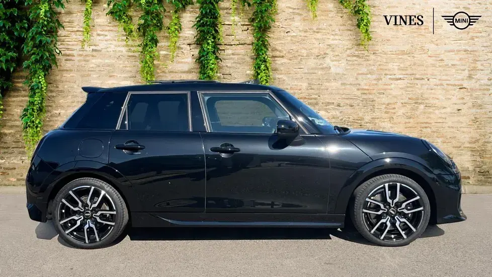 Used Mini Cooper S Hatch 201 HP (147 kW) 2026 Black Hatchback