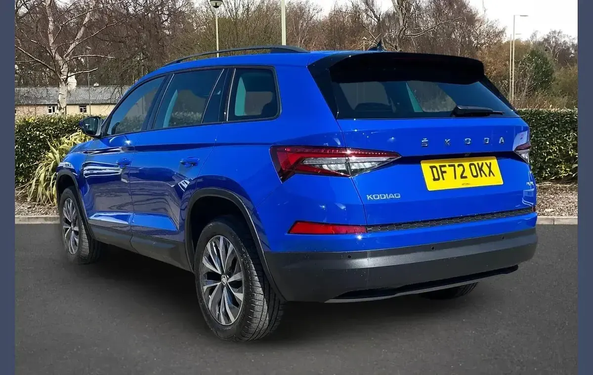 Usado Skoda Kodiaq SE Drive 147 HP (108 kW) 2023 Azul SUV