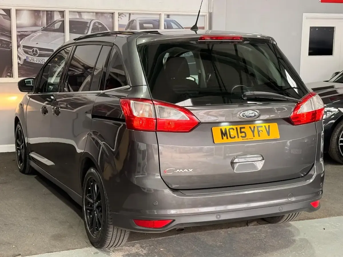 Used Ford Grand C-Max Zetec 120 HP (88 kW) 2015 Grey MPV