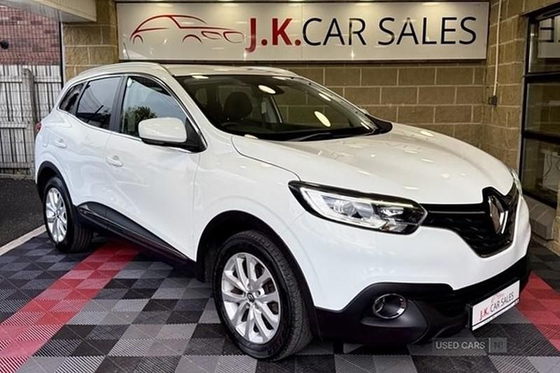 White Used 2016 Renault Kadjar Dynamique SUV | £6,295 (A bit pricey) - Image 1/1