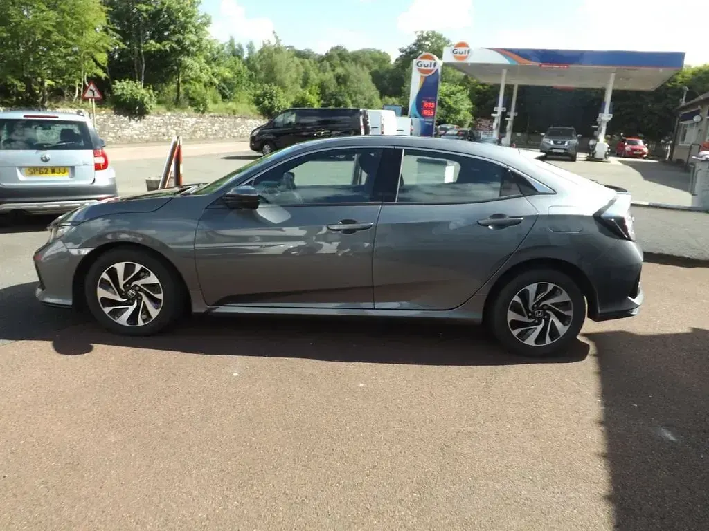 Used Honda Civic SE 120 HP (88 kW) 2019 Grey Hatchback