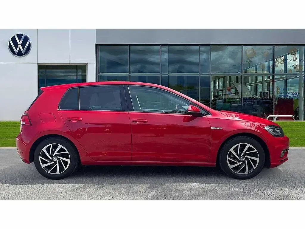 Used VW Golf VIII 130 HP (95 kW) 2020