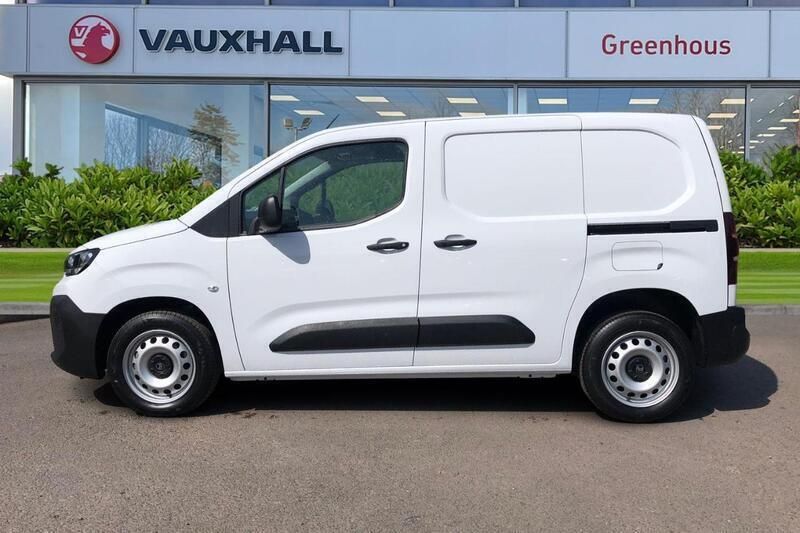 White New 2025 Citroën Berlingo MPV | £17,690 - Image 1/4