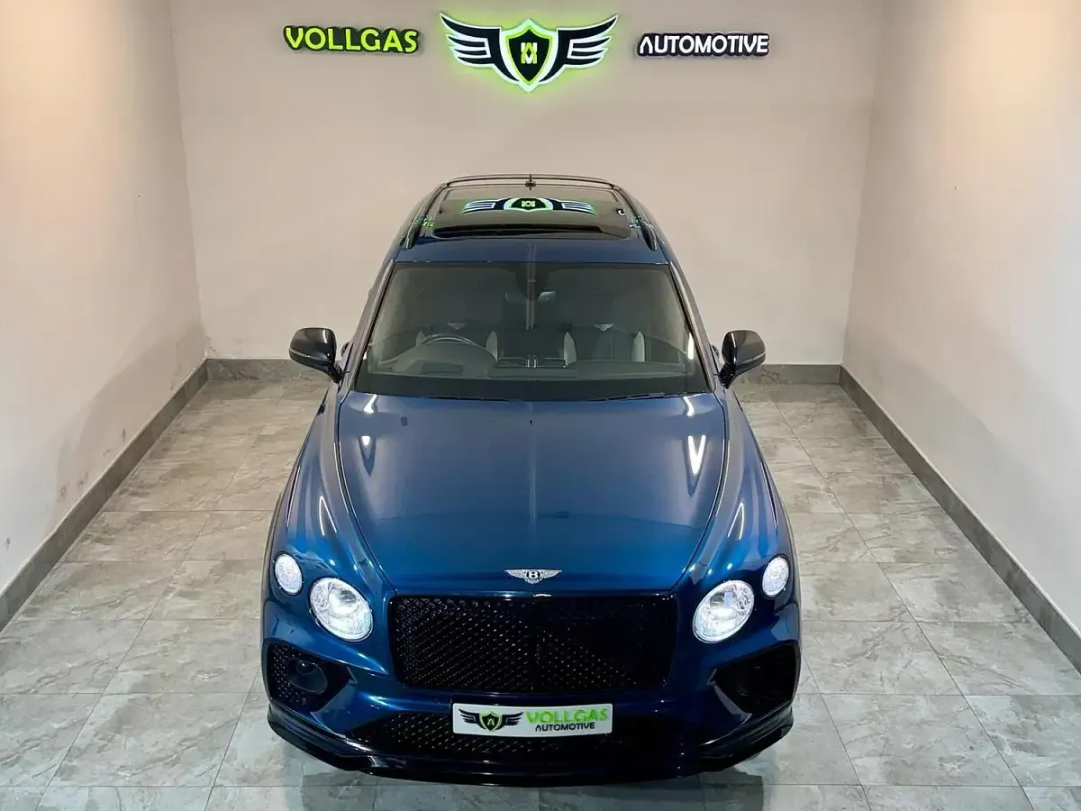 Used Bentley Bentayga 550 HP (404 kW) 2021 Blue SUV