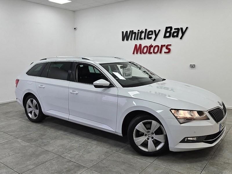 White Used 2015 Skoda Superb Business Line Estate | £7,990 (Fair price) - Image 1/4