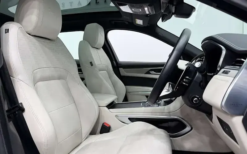 Begagnad Jaguar F-Pace R-Dynamic 404 HK (297 kW) 2024 Blå SUV