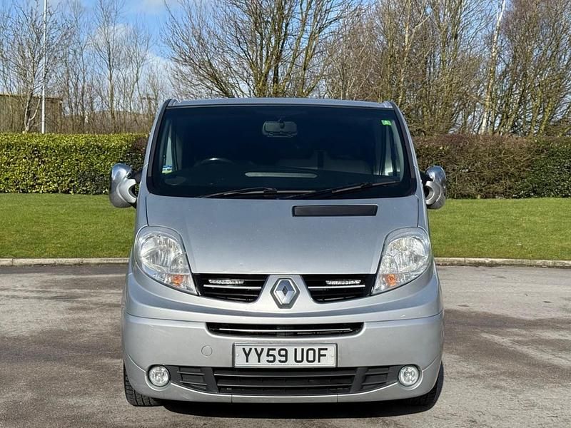 Used Renault Trafic 2010 Silver MPV