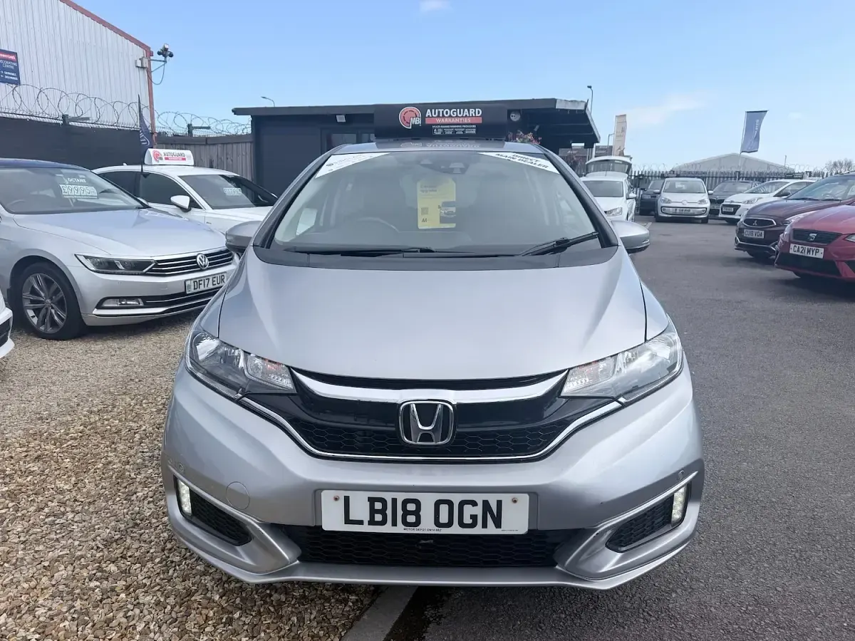 Used Honda Jazz SE 102 HP (75 kW) 2018 Silver Hatchback