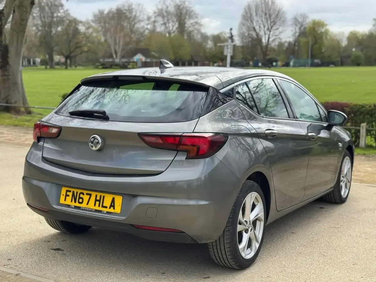 Second-hand Vauxhall Astra SRi 150 CP (110 kW) 2017 Gri Hatchback