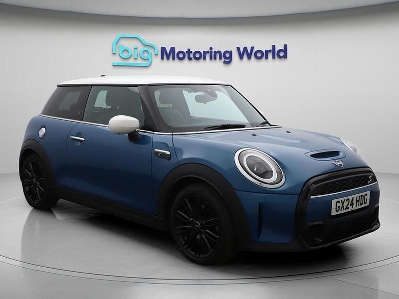 Blue Used 2024 Mini Cooper S Exclusive Hatchback | £22,874 (Fair price) - Image 1/4