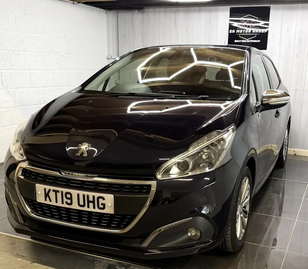 Second-hand Peugeot 208 Signature Sky 82 CP (60 kW) 2019 Albastru Hatchback