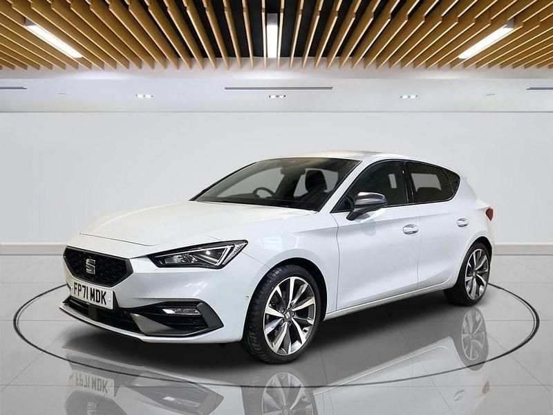 Used Seat Leon FR Sport 150 HP (110 kW) 2022 White Hatchback