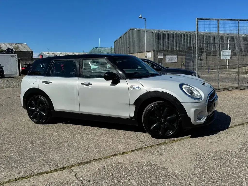 Used Mini Cooper Clubman 192 HP (141 kW) 2017 Silver Estate