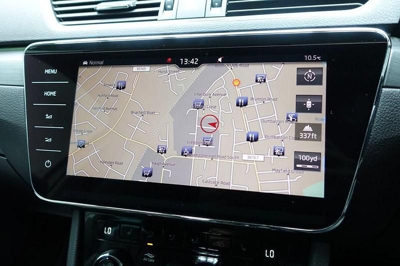 Used Skoda Superb SE L Executive 272 HP (200 kW) 2019 White Hatchback