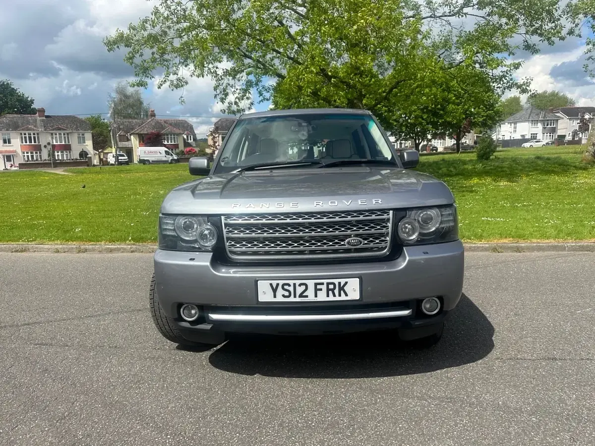 Käytetty Land Rover Range Rover 313 HP (230 kW) 2012 Harmaa Katumaasturi