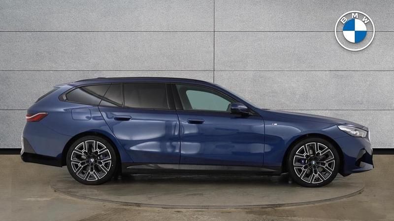 Used BMW 530e M Sport 295 HP (216 kW) 2025 Blue Estate