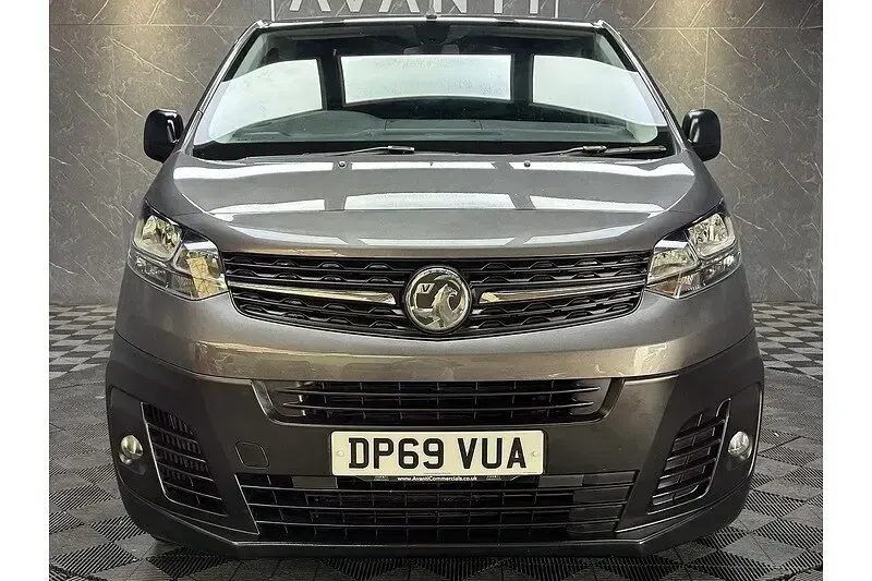 Used Vauxhall Vivaro 100 HP (73 kW) 2019 Grey MPV