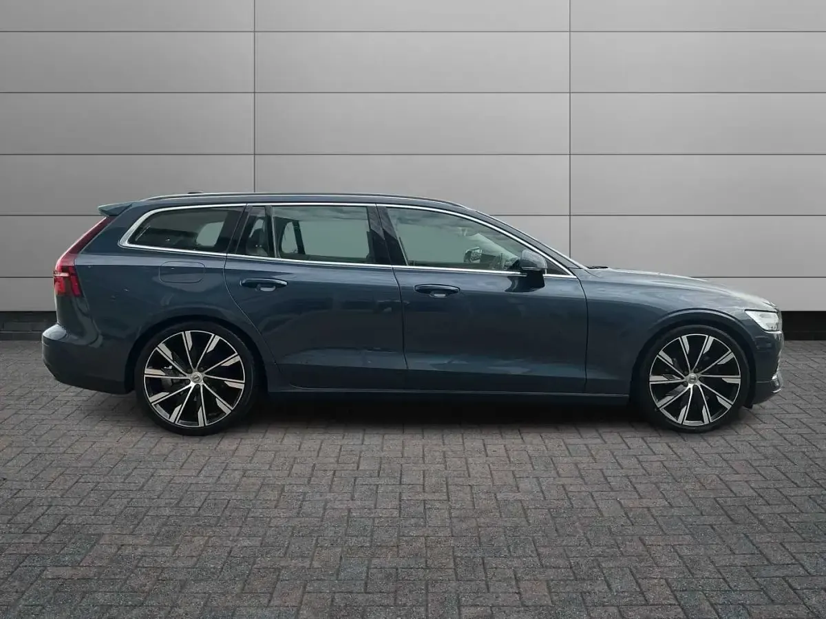 Used Volvo V60 Inscription 148 HP (108 kW) 2019 Estate