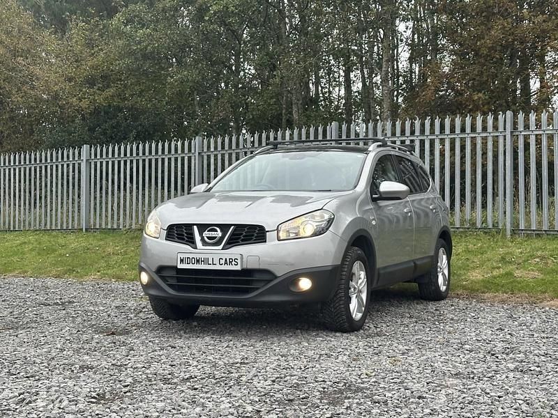 Silver Used 2010 Nissan Qashqai +2 N-TEC SUV | £2,000 (Fair price) - Image 1/4