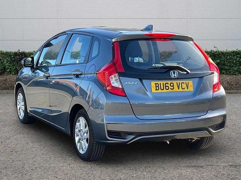 Used Honda Jazz SE 102 HP (75 kW) 2019 Shining grey Hatchback