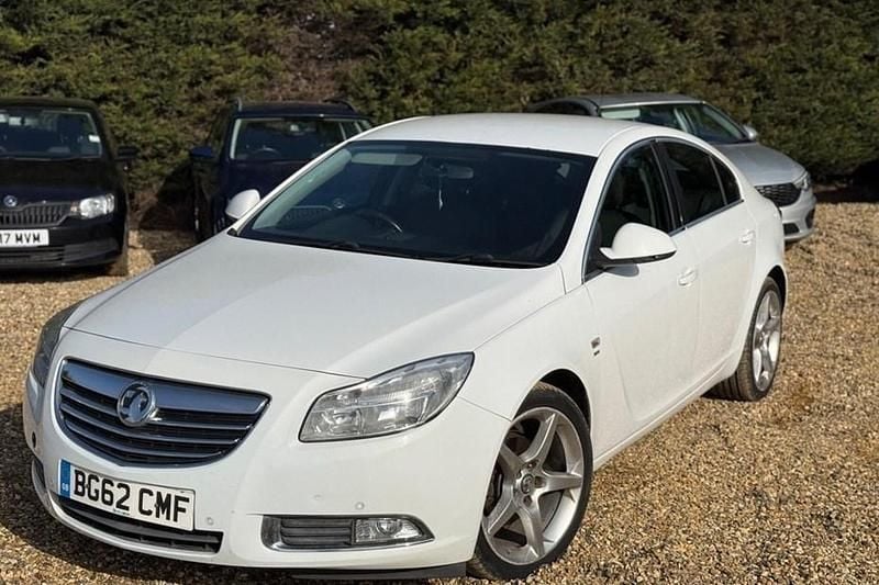 Used Vauxhall Insignia SRi 160 HP (117 kW) 2012 White Hatchback