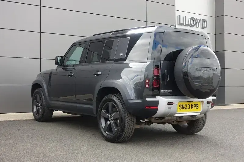 Used Land Rover Defender SE 2023 Grey SUV
