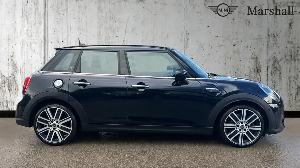 Used Mini Cooper S Exclusive 178 HP (130 kW) 2023 Enigmatic black metallic Hatchback