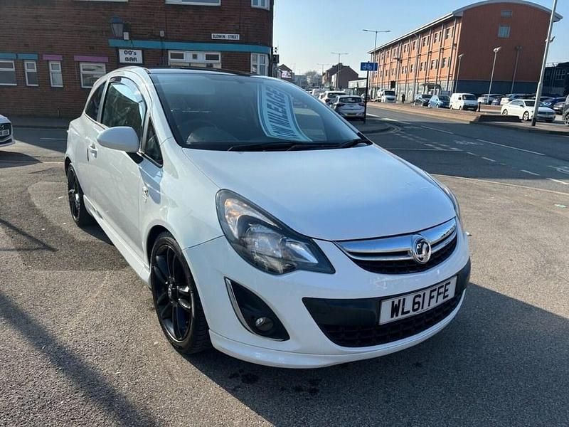 Used Vauxhall Corsa Edition 85 HP (62 kW) 2012 White Hatchback