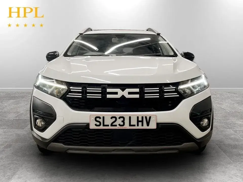 Used Dacia Jogger Extreme 110 HP (80 kW) 2023 White MPV