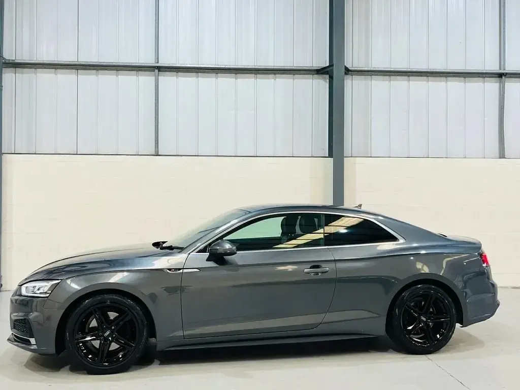 Begagnad Audi A5 S-Line 150 HK (110 kW) 2018 Grå Sportkupé
