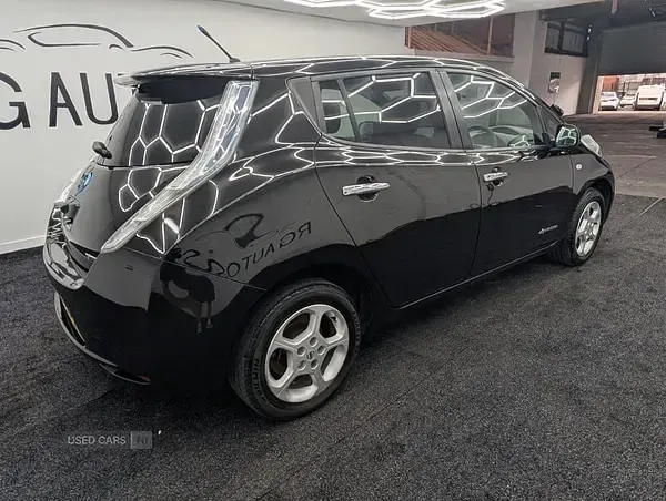 Used Nissan Leaf Acenta 80 kW (109 HP) 2014 Black Hatchback