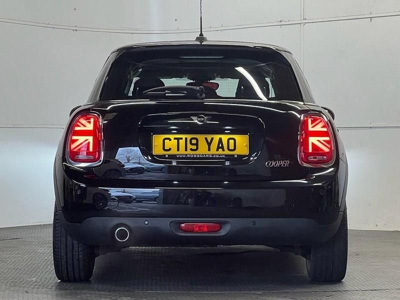 Used Mini Cooper Classic 136 HP (100 kW) 2019 Black Hatchback