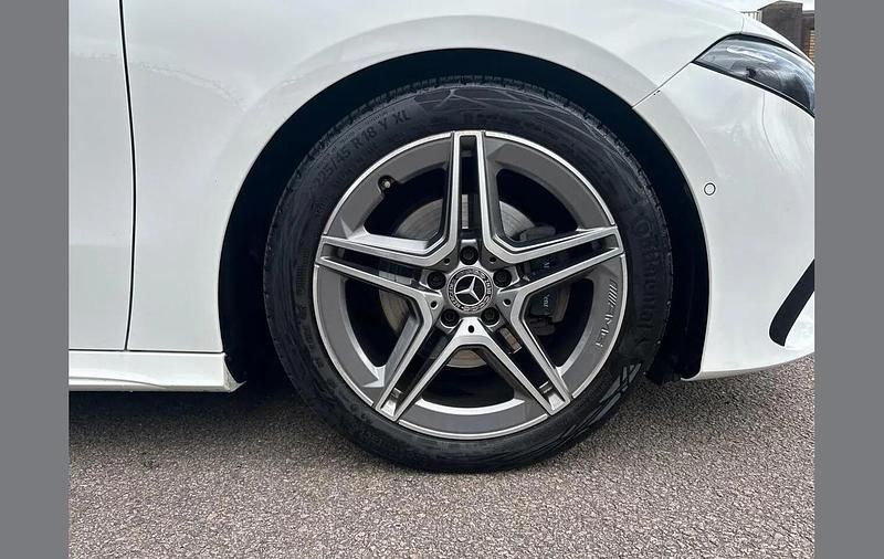 Used Mercedes A180 Executive 134 HP (98 kW) 2024 White Hatchback